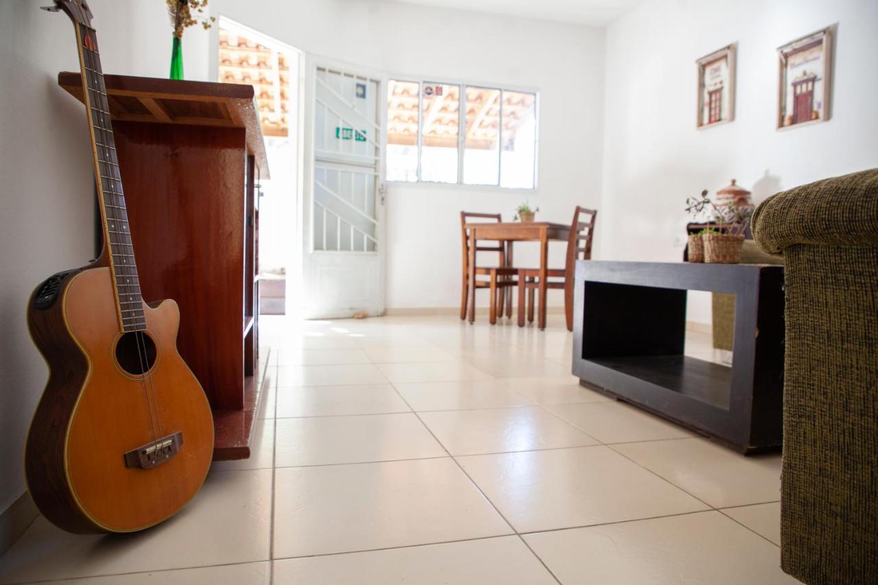 Oca Delfim Hostel Delfim Moreira Bagian luar foto